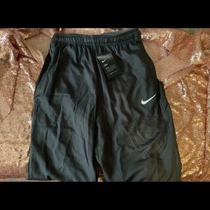 Black Men’s Dri-fit Nike basketball pants